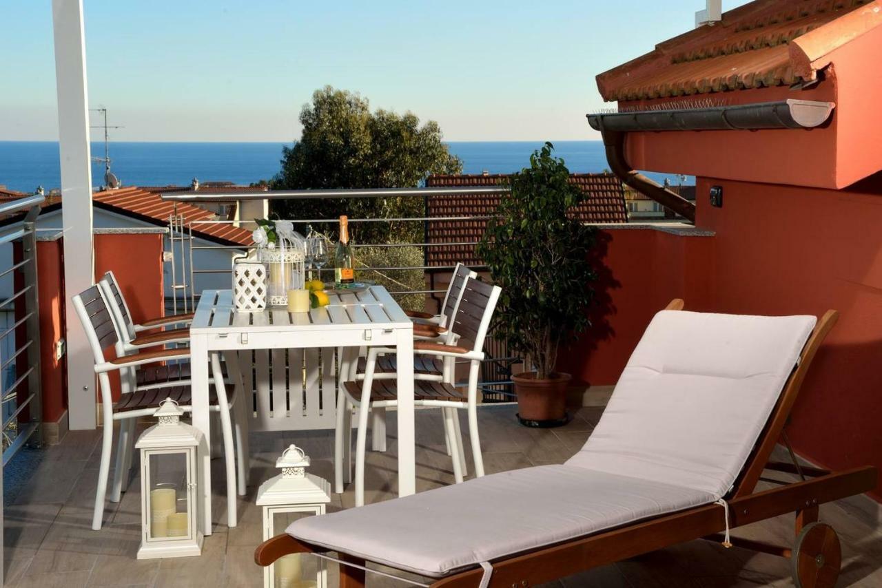 Villa Giovanna Con Terrazza Panoramica, Jacuzzi E Sauna Loano Exterior photo